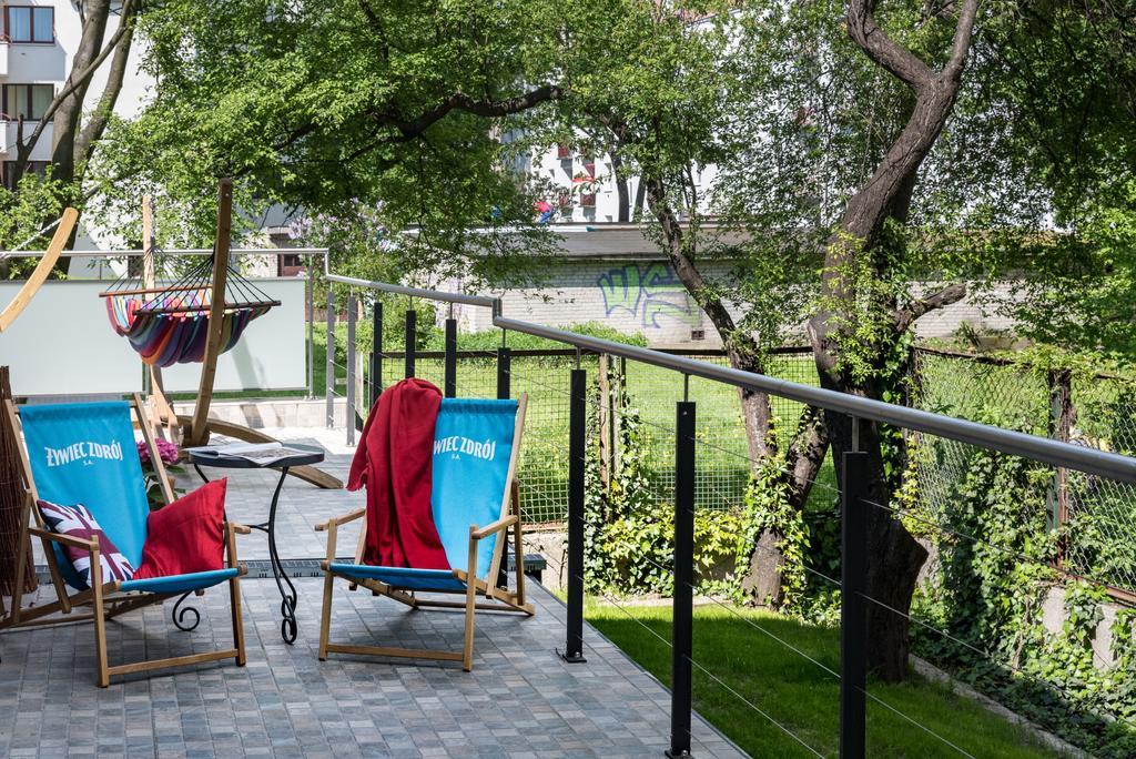 Ll20 Vandrarhem Warszawa Exteriör bild